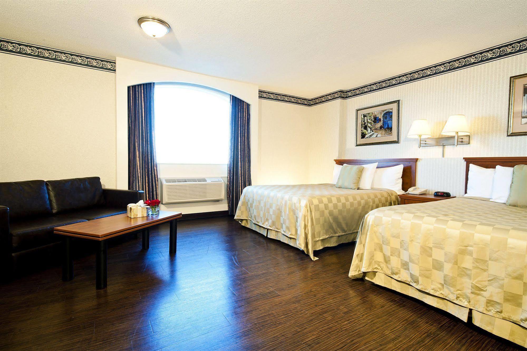 Victoria Inn Hotel And Convention Center Вінніпег Номер фото